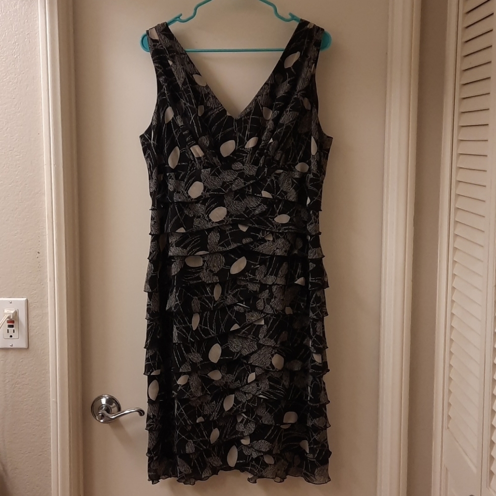 Jones Wear Sleeveless Ruffle Dress